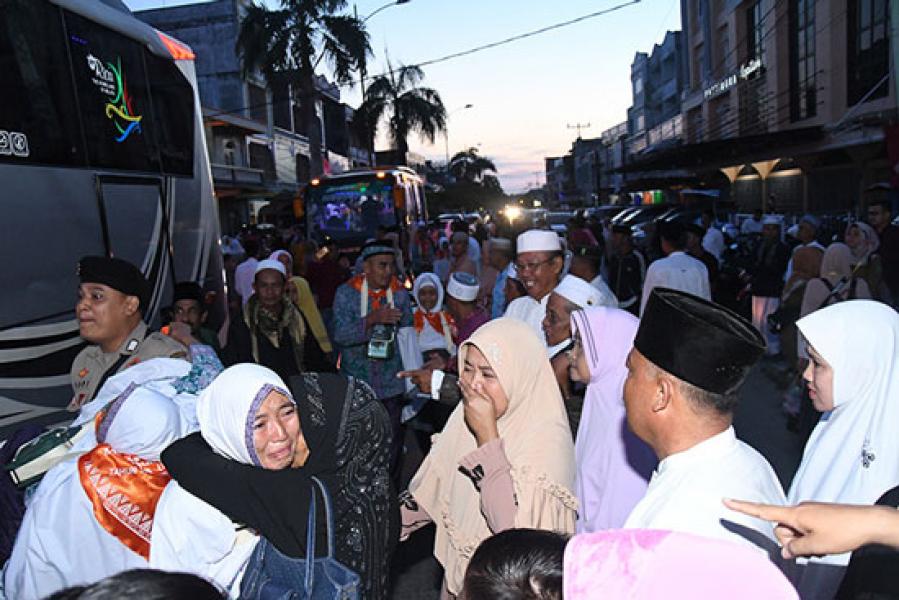 Hujan Tangis Warga Lepas JCH Bengkalis-Bantan
