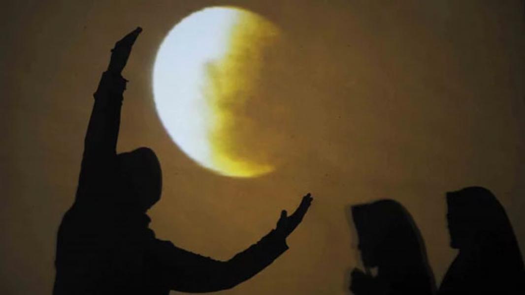 Malam Ini Gerhana Bulan Sebagian, Nih Waktu Puncaknya