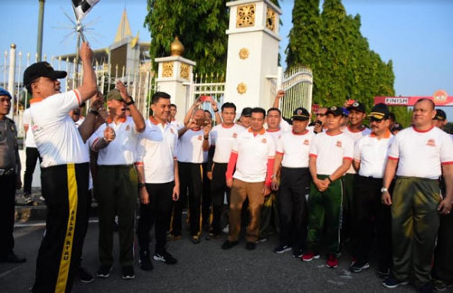 Meriahkan HUT Bhayangkara Ke-73, TNI-Polri Olahraga dan Jalan Santai Bersama