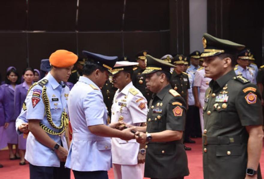 Panglima TNI Pimpin Sertijab Kababek TNI dan Dandenma Mabes TNI