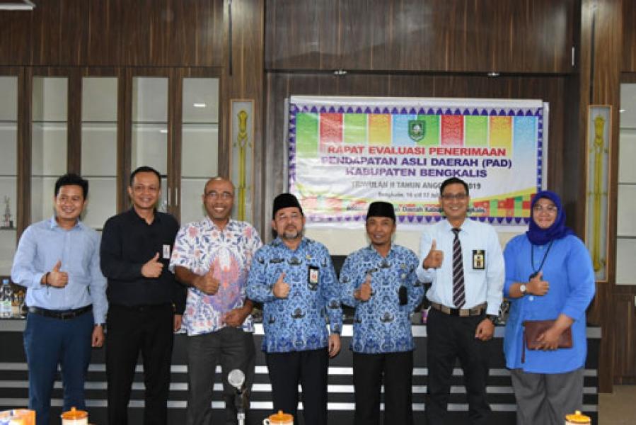 Sekda Bustami Hadiri Penandatanganan Kerjasama Antara Bapenda Bengkalis Dengan Bank BNI 