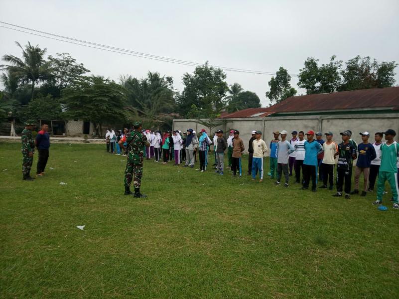 Semangat TMMD Ke 105 Kodim 0313/KPR, TNI dan Polri Latih Paskibra di Tambusai Utara