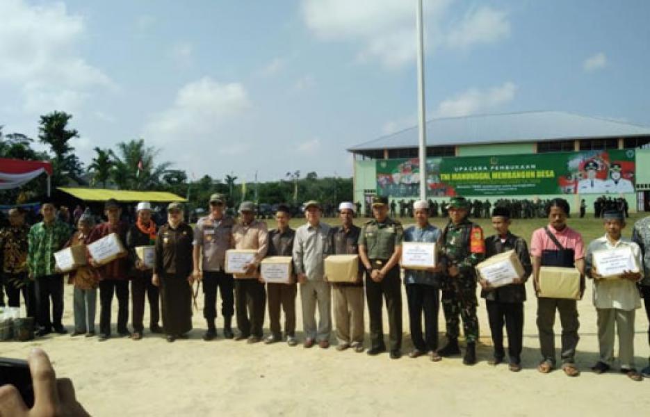 Suku Anak Dalam Dilibatkan Upacara Pembukaan TMMD ke-105 di Jambi