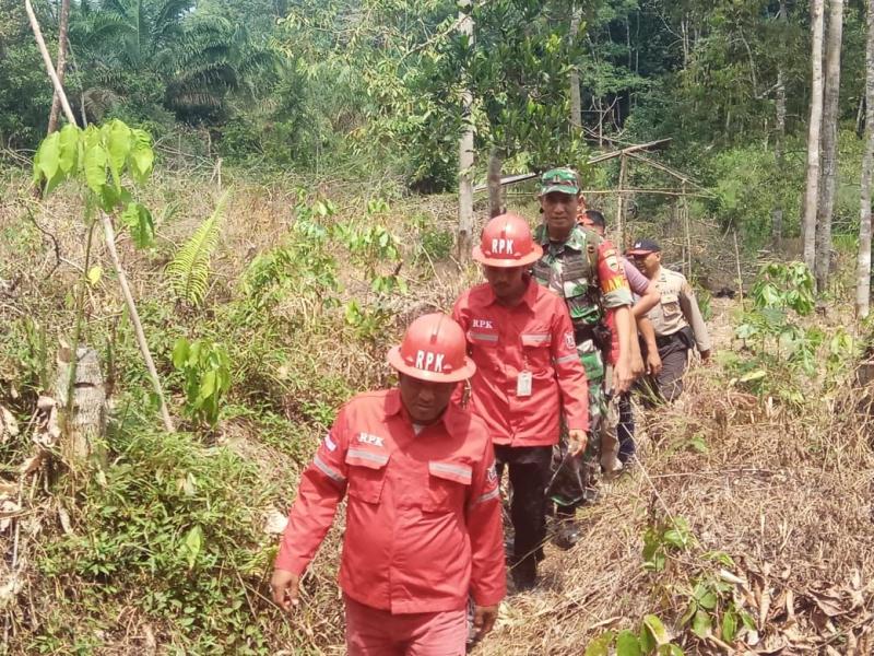 TMMD Ke-105 Kodim 0313/KPR, Babinsa Koramil 05/Kampar Kiri Aktifkan Patroli Terpadu Guna Atasi Kebakaran Hutan dan Lahan