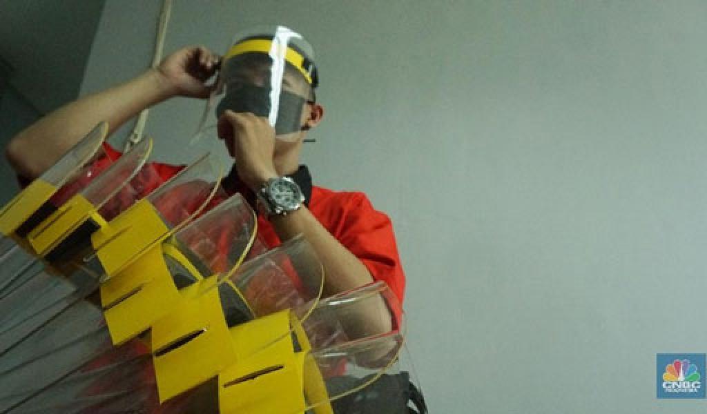 Alert! Corona Menyebar di Udara, Face Shield Saja Belum Aman