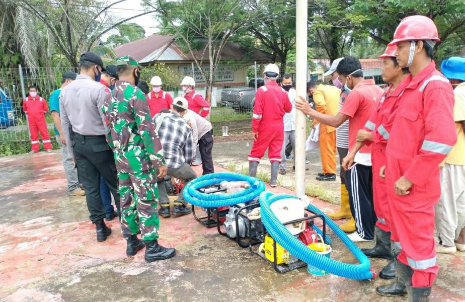 Babinsa Koramil 08/Tandun Ikut Apel Gelar pasukan Satgas Karhutla kecamatan Kabun