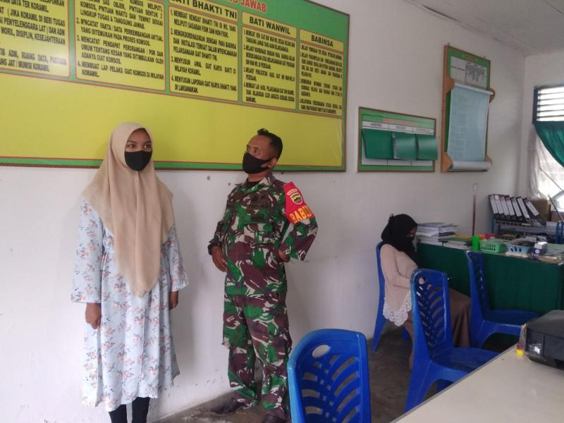 Babinsa Koramil 12/XIII Koto Kampar Cek Administrasi dan Fisik Calon Kowad TNI AD