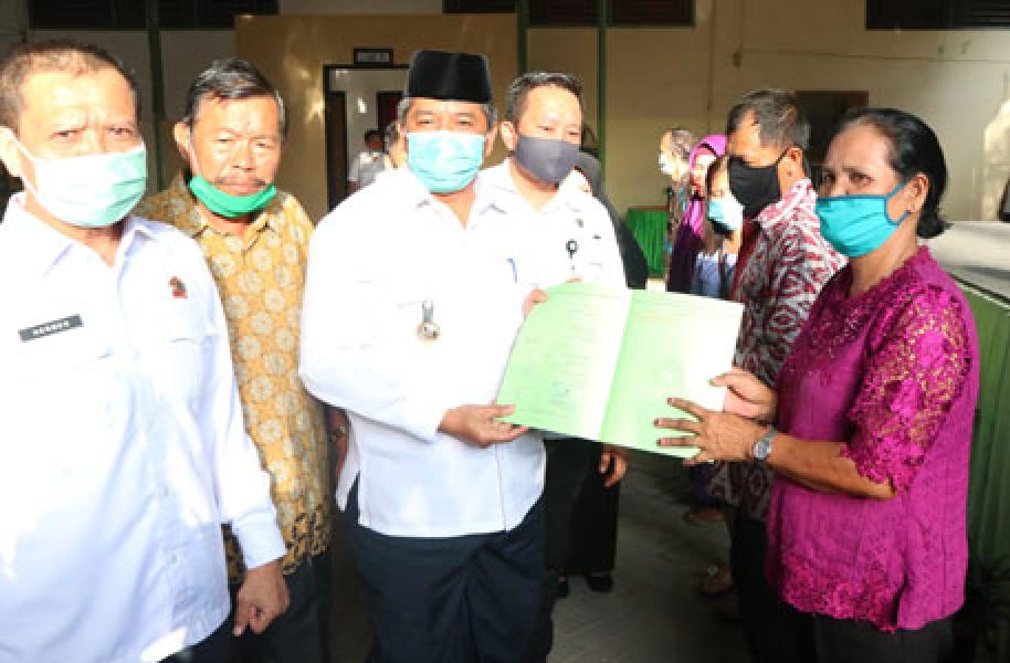 Bupati Alfedri Tandatangani Adendum NPHD Pilkada Kabupaten Siak