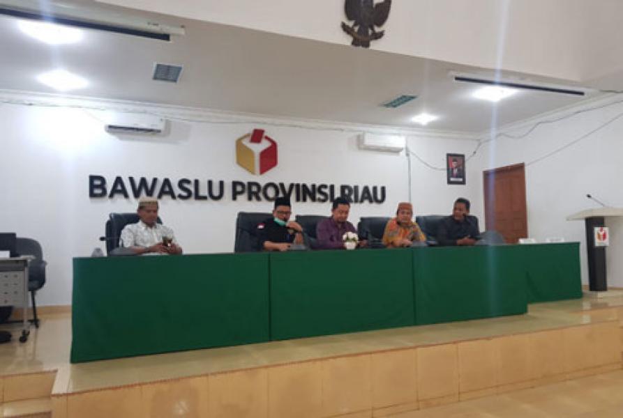 Disambangi Anggota DPR RI, Rusidi Rusdan Curhat Kondisi Jalan Kantor Bawaslu
