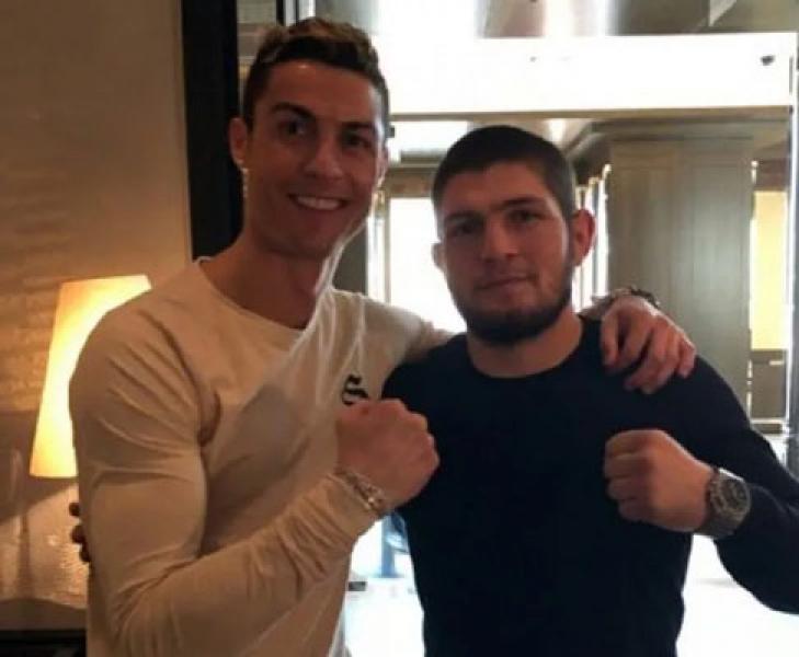 Khabib Sempat Tak Sangka Di-Follow Cristiano Ronaldo di Instagram