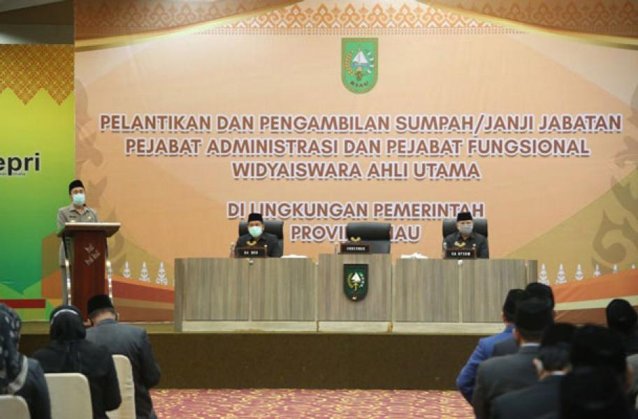 Lantik 145 Pejabat Eselon III dan IV, Ini Pesan Gubri Syamsuar