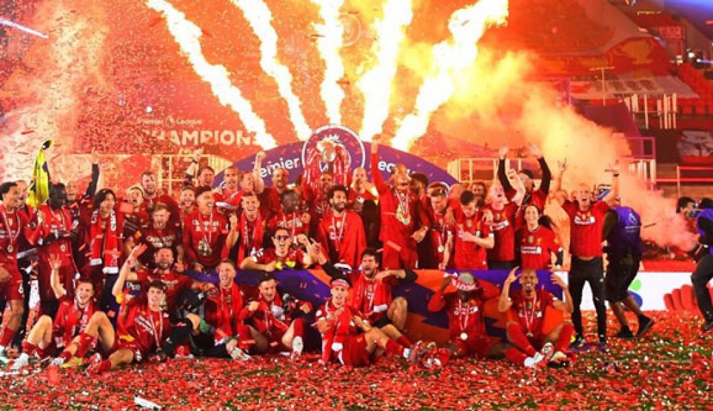 Liverpool Bantai Chelsea, Drama 8 Gol Warnai Pesta Angkat Piala