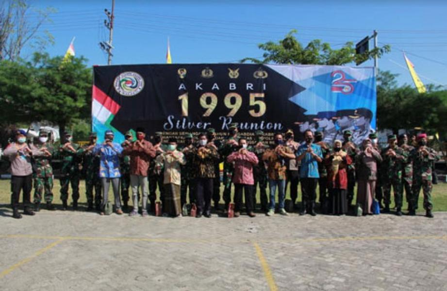 Memperingati Reuni Perak, Alumni Akabri 95 Wilayah Jatim Melaksanakan Baksos