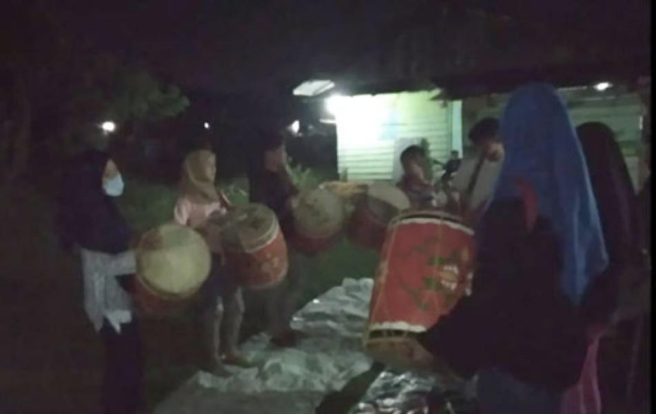 Mengintip Kehidupan Tambua Minang di Bumi Melayu
