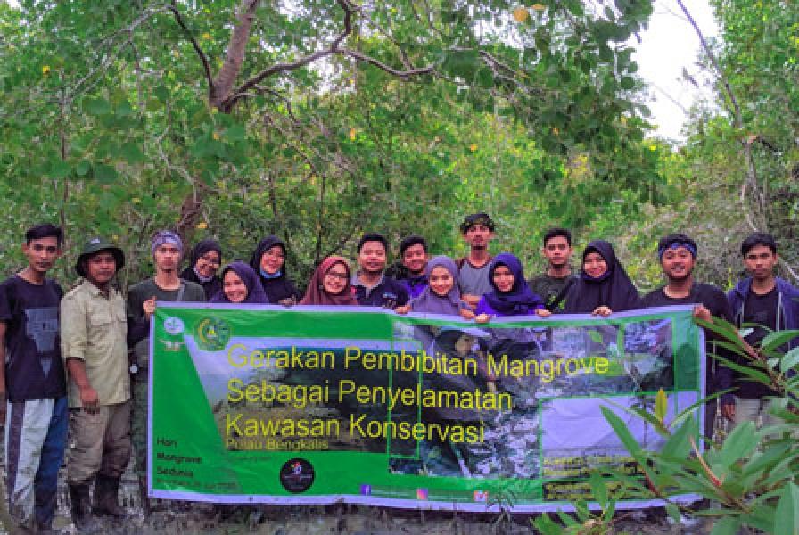 Peringati Hari Mangrove, Keslimasy Gelar Edukasi Pembibitan Mangrove Upaya Penyelamatan Kawasan Konservasi