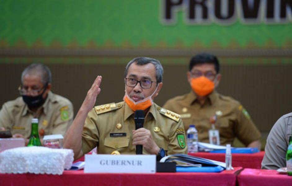 Pimpin Rapat Karhutla dengan Bupati/Walikota, Ini Arahan Gubernur Syamsuar