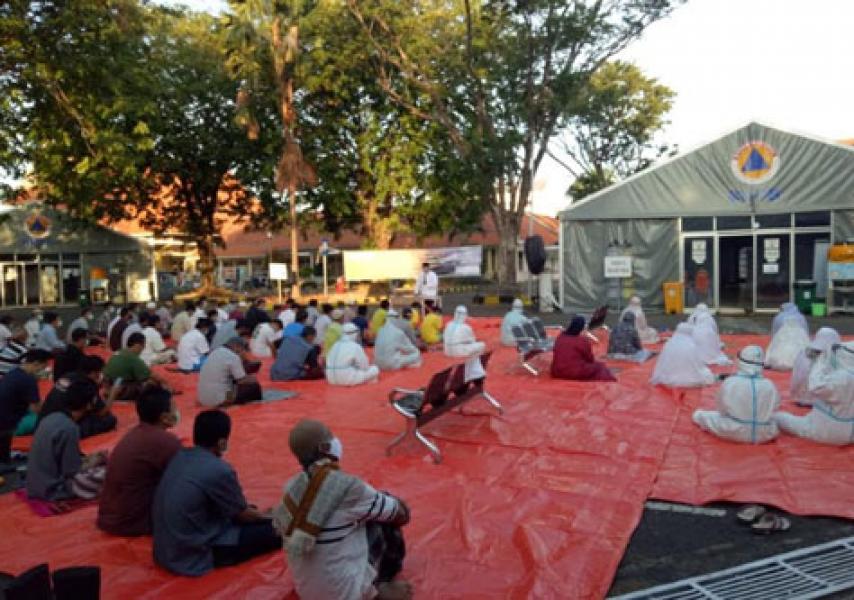 Rumkitlap Covid-19 Kogabwilhan II Gelar Salat Idul Adha Bersama Pasien