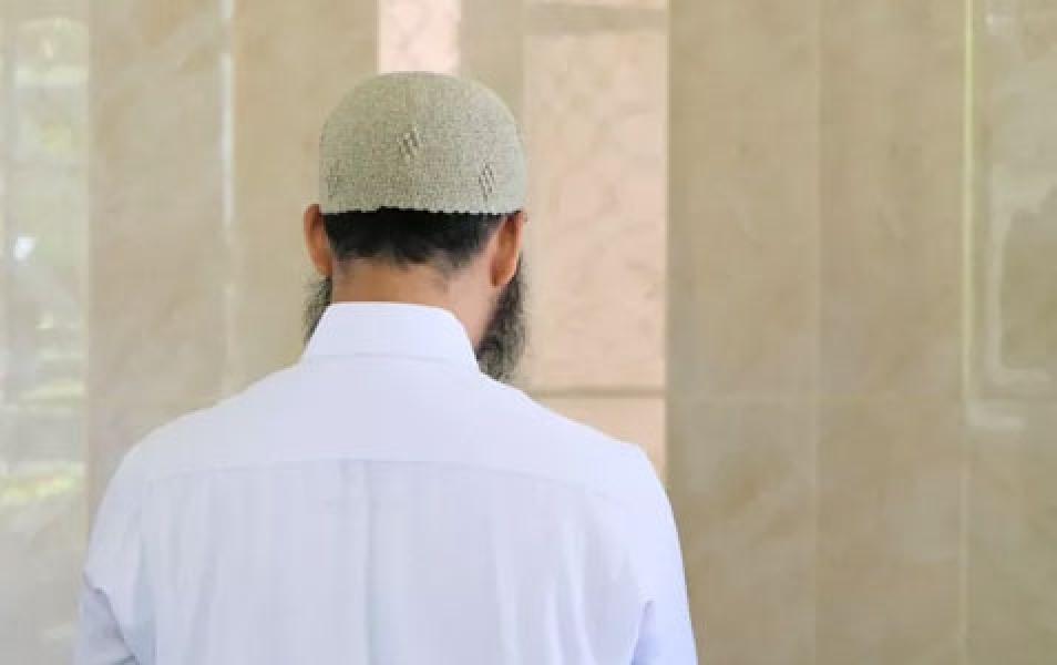 Sedang Sholat lalu Orangtua Memanggil, Ini yang Mesti Dilakukan
