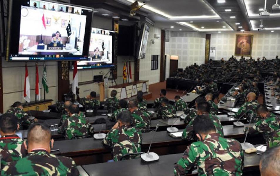 Seskoad Ikuti Ceramah Pembekalan PKB Kejuangan Sesko TNI, Sespimti Polri, Sesko Angkatan, dan Sespimen Polri Secara Virtual
