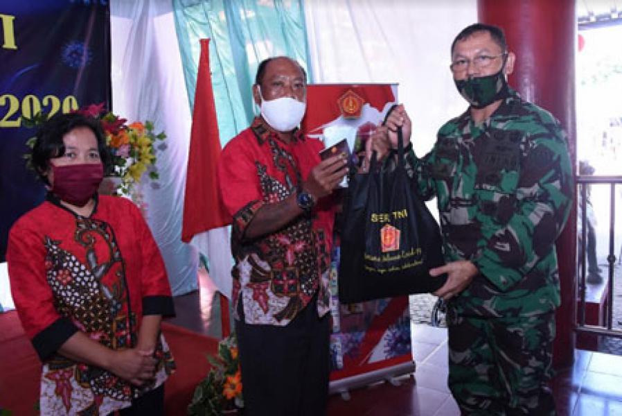 Ster TNI Salurkan Bantuan Paket Sembako di Daerah Jonggol