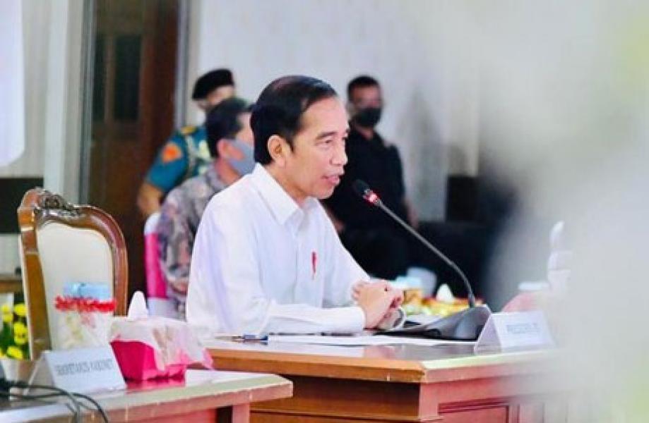 Survei: 10 Menteri Terancam Reshuffle, Ada Menteri Ekonomi?