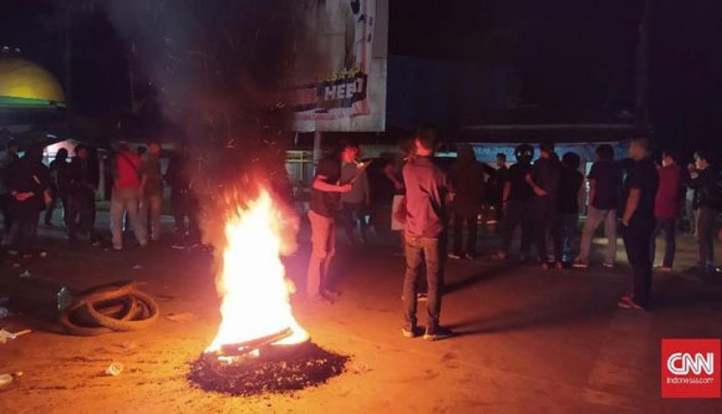 Tolak TKA China, Massa Kembali Razia Kendaraan di Kendari