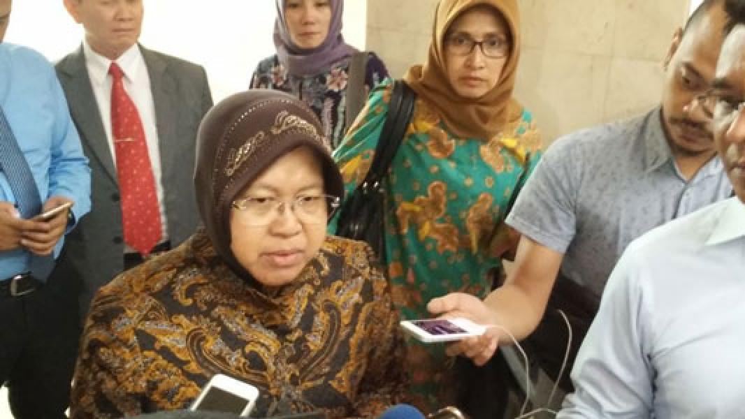 Viral Risma Sujud: Tak Boleh Sujud kepada Siapapun Selain kepada Allah