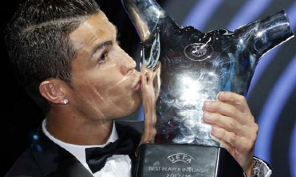 Bicarakan Golden Ball Messi, Ronaldo Takut di Bui