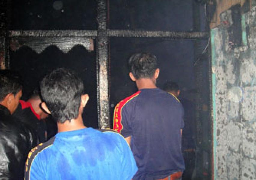 Dua Rumah Warga di Tembilahan Hilir Dilalap Si Jago Merah