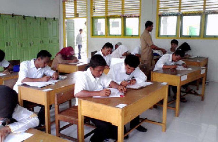 Hari ini Siswa Kesetaraan Paket B dan C Laksanakan Ujian Nasional
