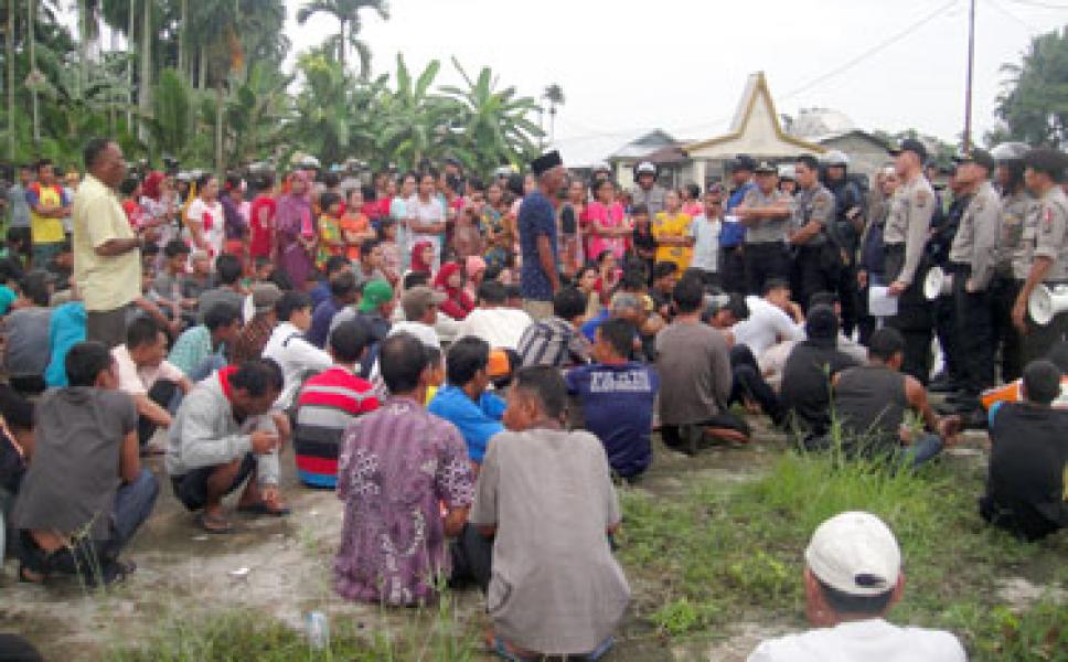 Hendaknya Kades Pungkat Dampingi Warga dan Jangan Membuat Jarak