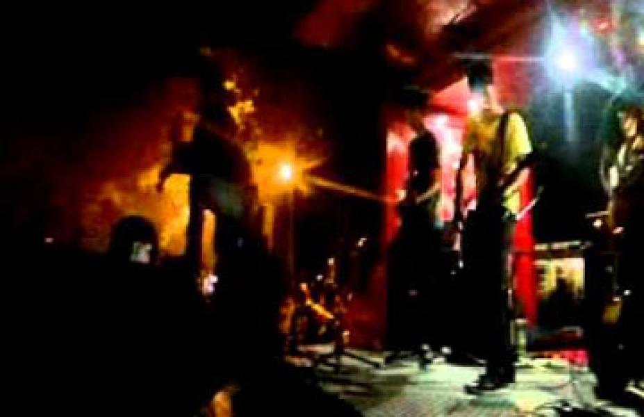 Masyarakat Antusias Saksikan Festival Band di RTH Rengat