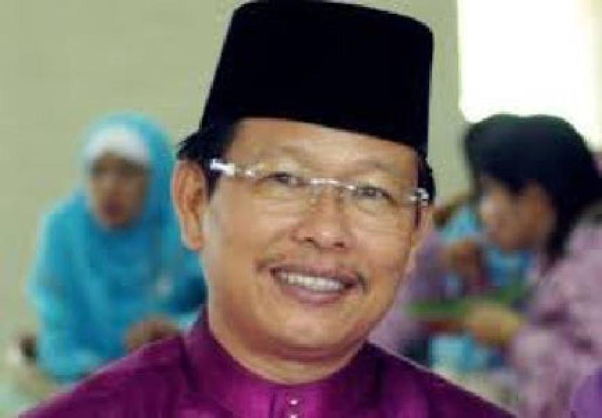 Menyambut HUT Provinsi Riau, PNS Gunakan Baju Khas Melayu