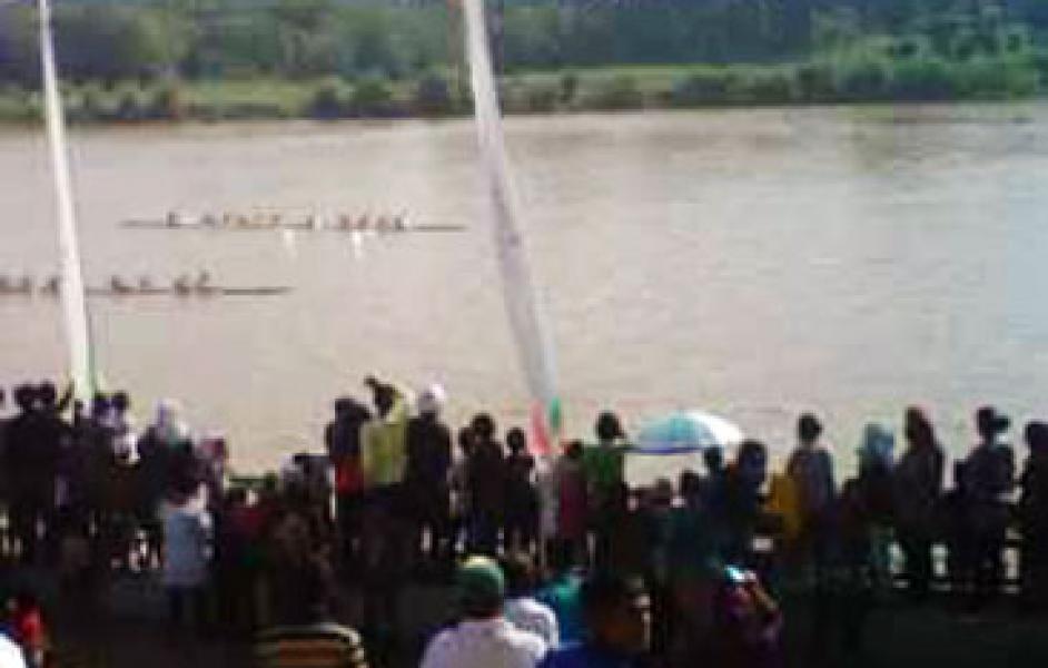 Meriahkan HUT RI ke-69, Pemkab Inhu Gelar Pacu Sampan