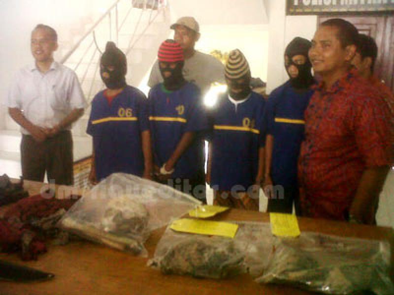 Pelaku Membunuh Dengan Mencekik Kemudian Memotong Alat Vital Korbanya