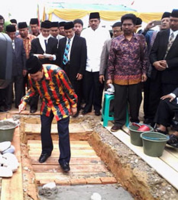 Peletakan Batu Pertama Pembangun Ponpes Modern Darussalam Gontor 14