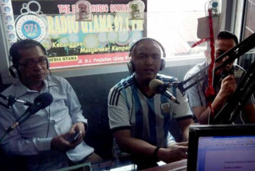 Sambut HUT RI ke 69, KPID Riau Gelar Talk Show di Radio Utama Bangkinang  