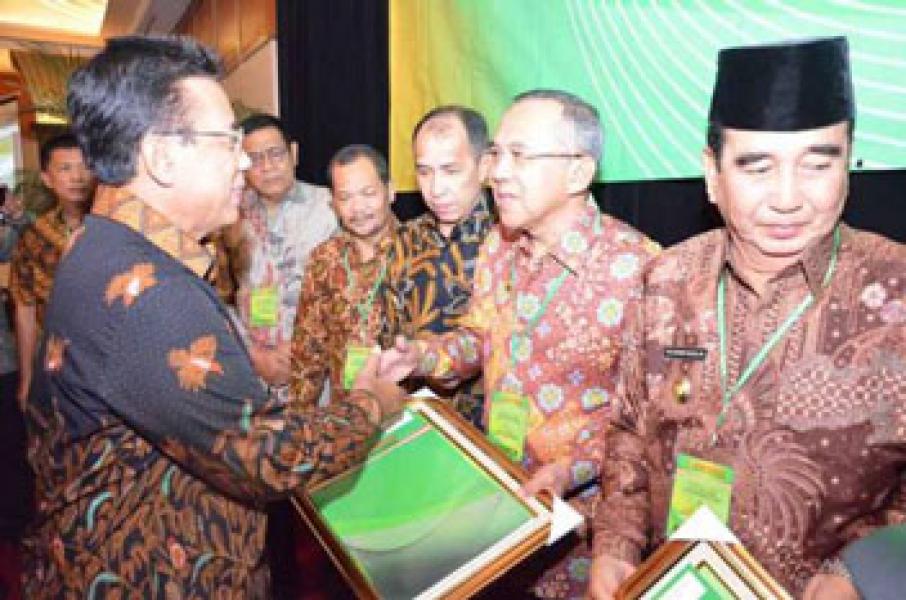 UPT RSUD Arifin Achmad Dapat Penghargaan Dari Ombudsman RI