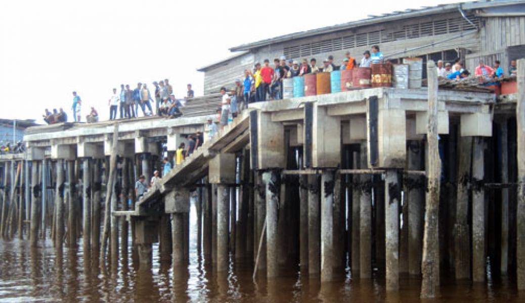 Wow, Bensin di Palika Capai Rp.15 Ribu per Liter