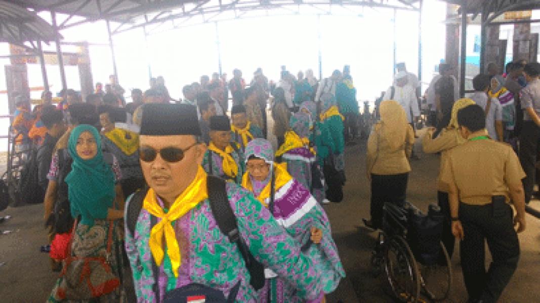 169 JCH Siak Diberangkatkan, Bupati Ikut Dampingi JCH ke Batam