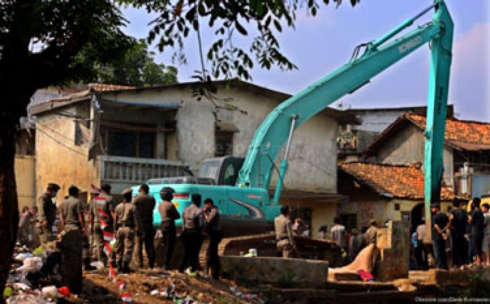 Aneh, Rumah Juragan Beras di Kampung Pulo Tak Bisa Dihancurkan