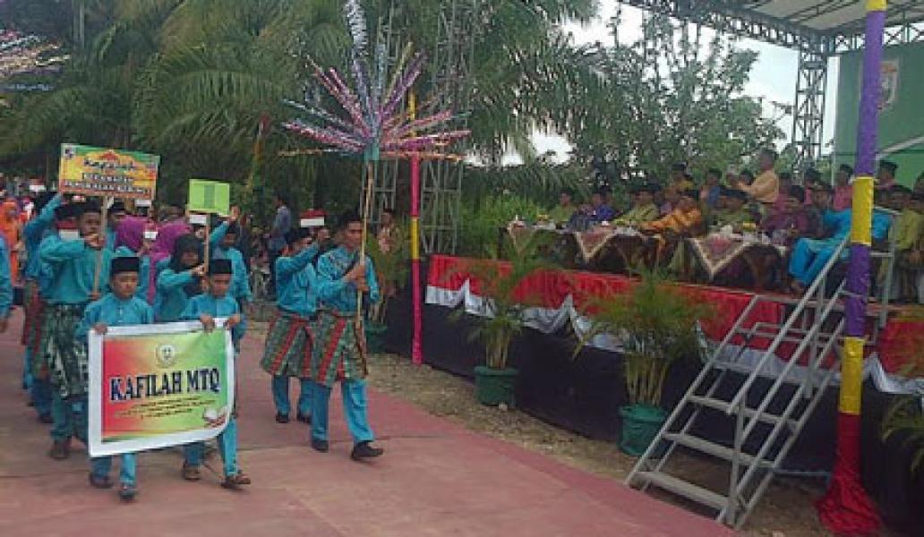 Bupati Harris Lepas Pawai Taaruf MTQ Ke-XIV Kabupaten Pelalawan