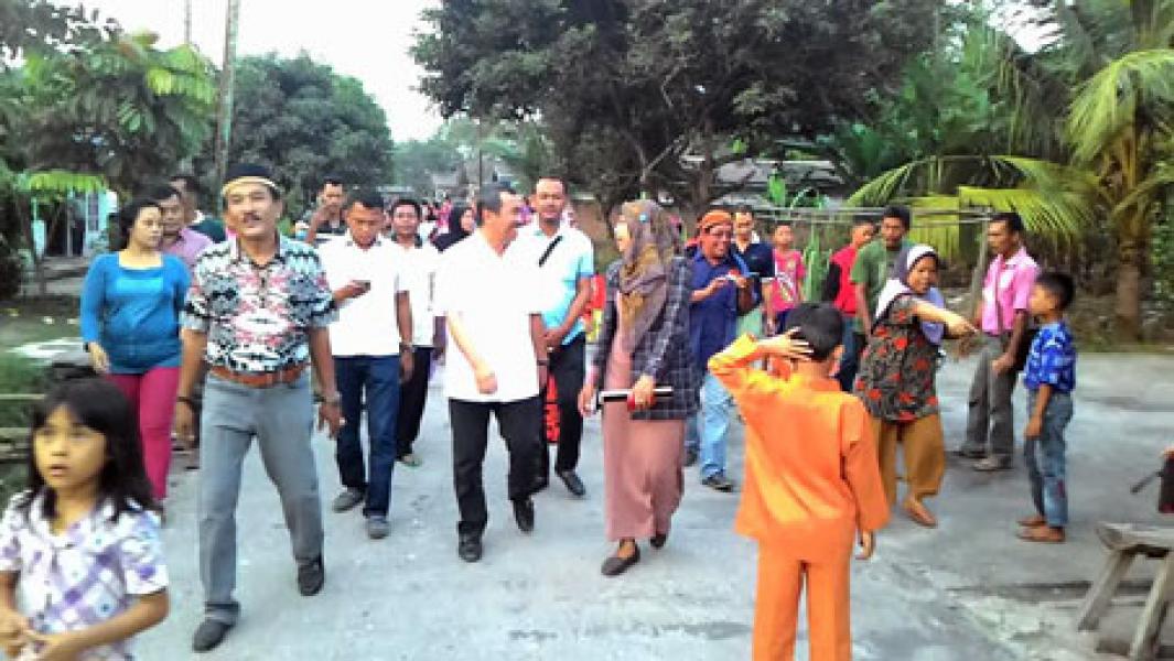 Bupati Siak Tinjau Pemukiman Warga Terkena Abu Batubara