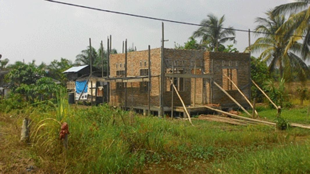 Eni Sudah Menunggu 2 Tahun, RLHnya Tak Kunjung Selesai