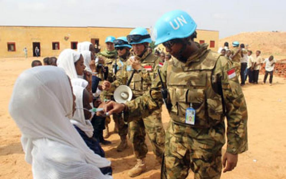 Jelang Hari Kemerdekaan RI Pasukan Garuda kunjungi Sekolah di Darfur