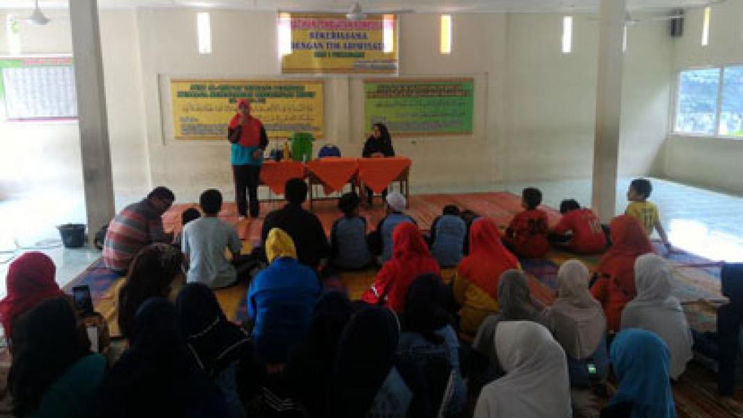 MIN 1 Gelar Pelatihan Kompos Cair