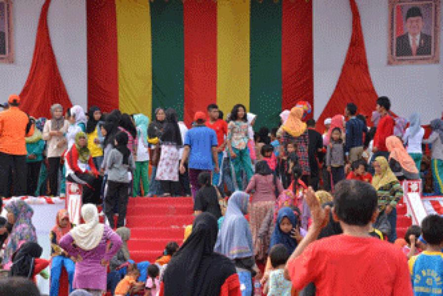Pembagian Hadiah Gerak Jalan Santai Sempena Hari Koperasi, Minggu Batal di Gelar