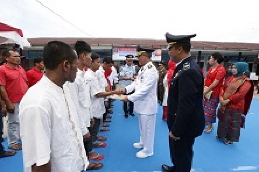Pj Bupati Serahkan Remisi Kepada Penghuni Rutan Selatpanjang