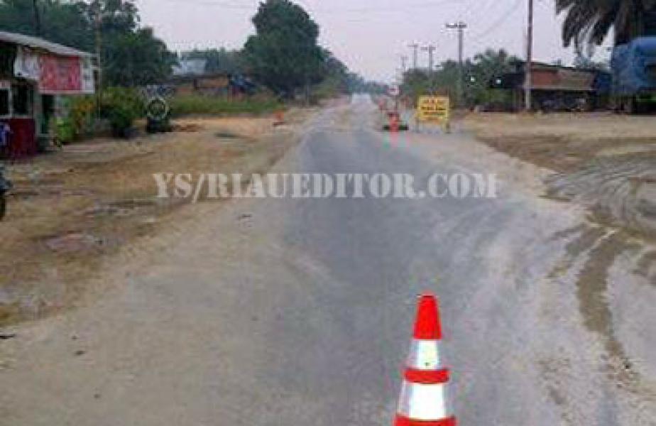 Proyek Peningkatan Jalan Lintas Ujung Batu - Tandun Asal Jadi