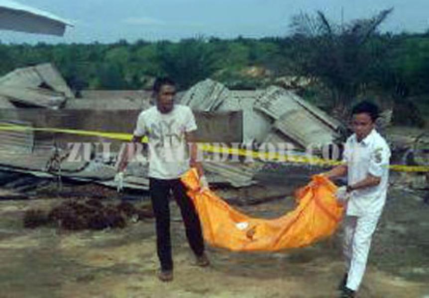 Rumah Terbakar di Langgam, Penjaga Kebun Ditemukan Tewas Terikat Kawat